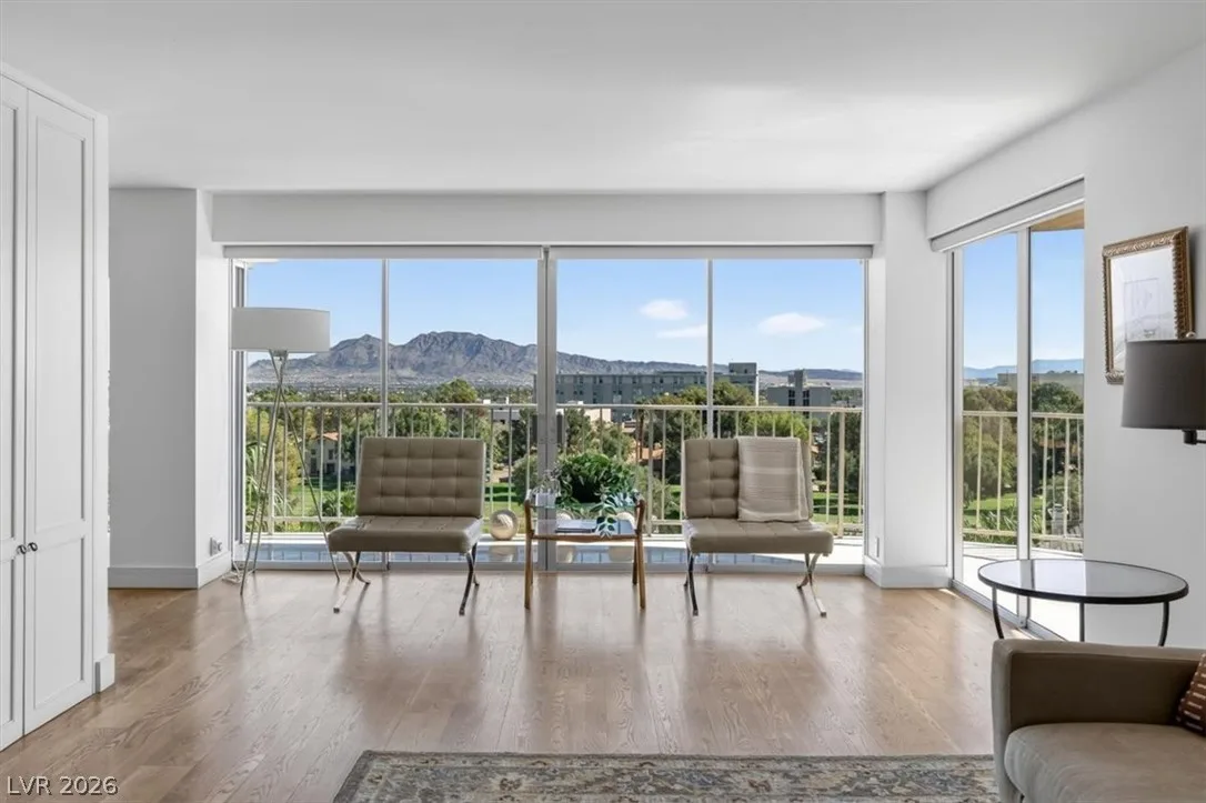 3111 Bel Air Drive 7D — photo 1