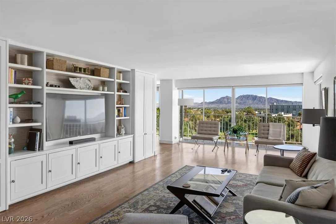 3111 Bel Air Drive 7D — photo 2
