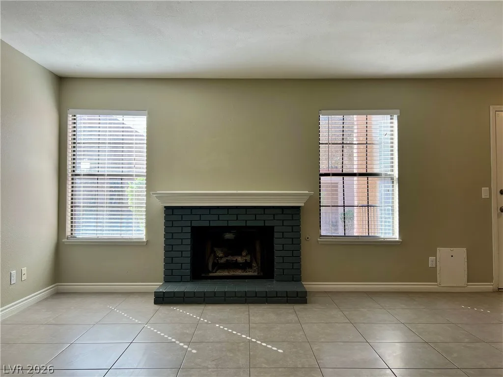 5576 West Rochelle Avenue 15B — photo 3