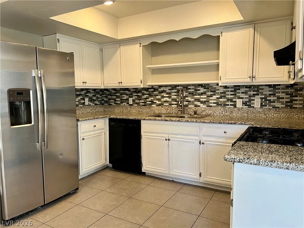 5576 West Rochelle Avenue 15B — photo 4