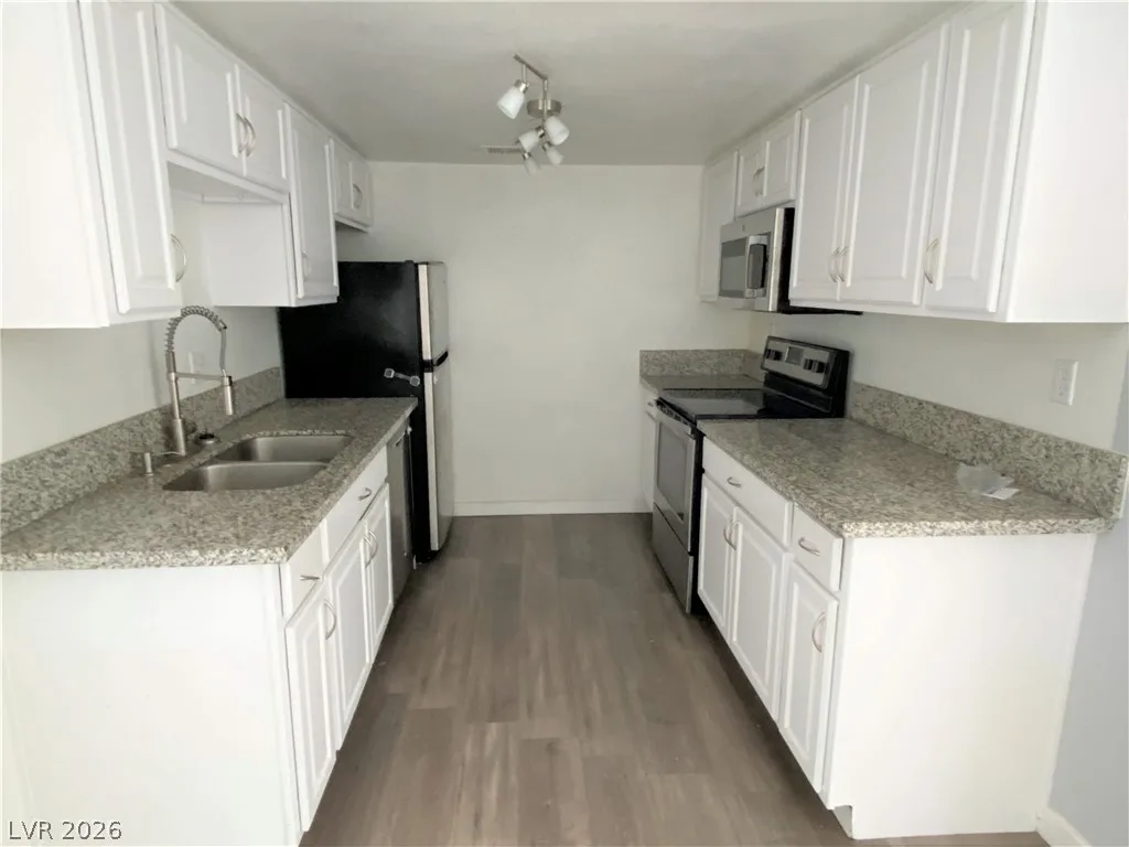 5243 CORINNE Court 68 — photo 5