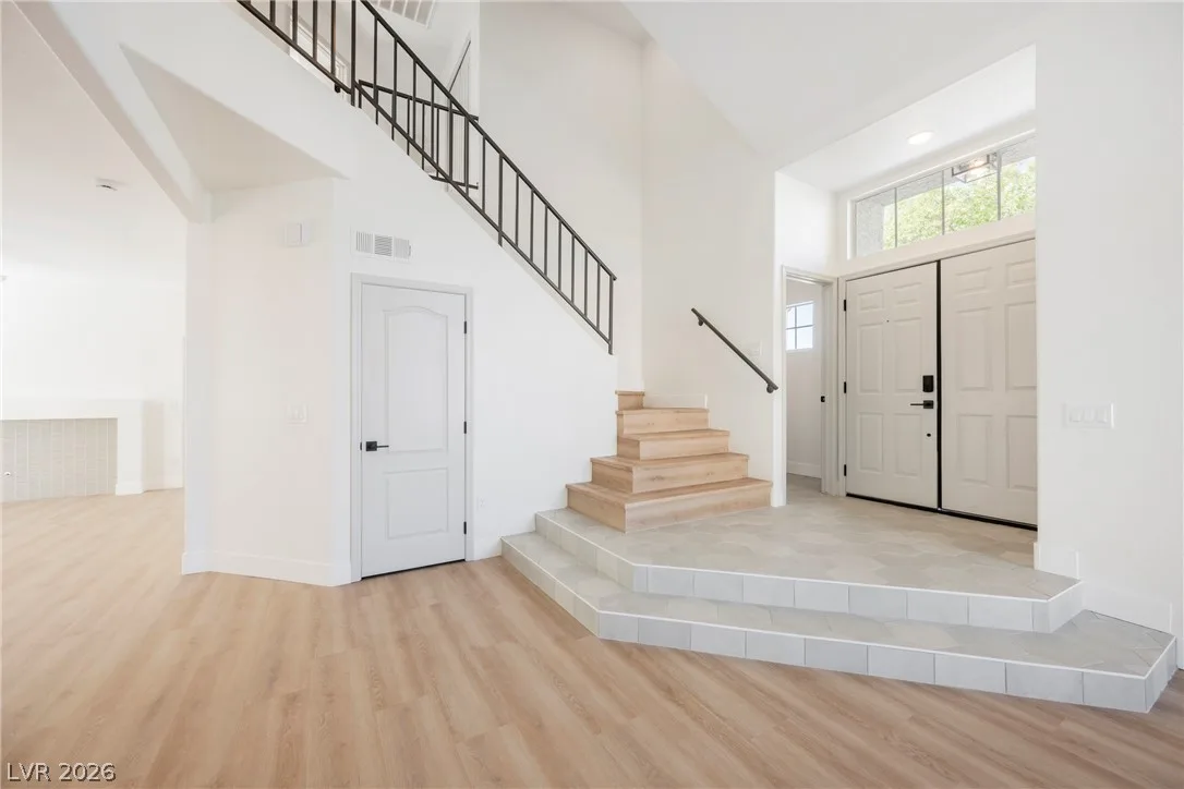 2529 Cortina Avenue — photo 3
