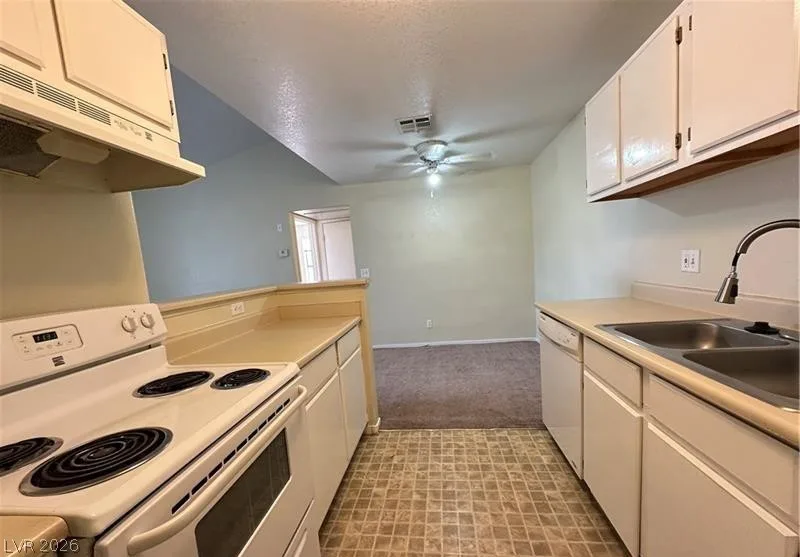 5251 Lindell Road 204 — photo 5