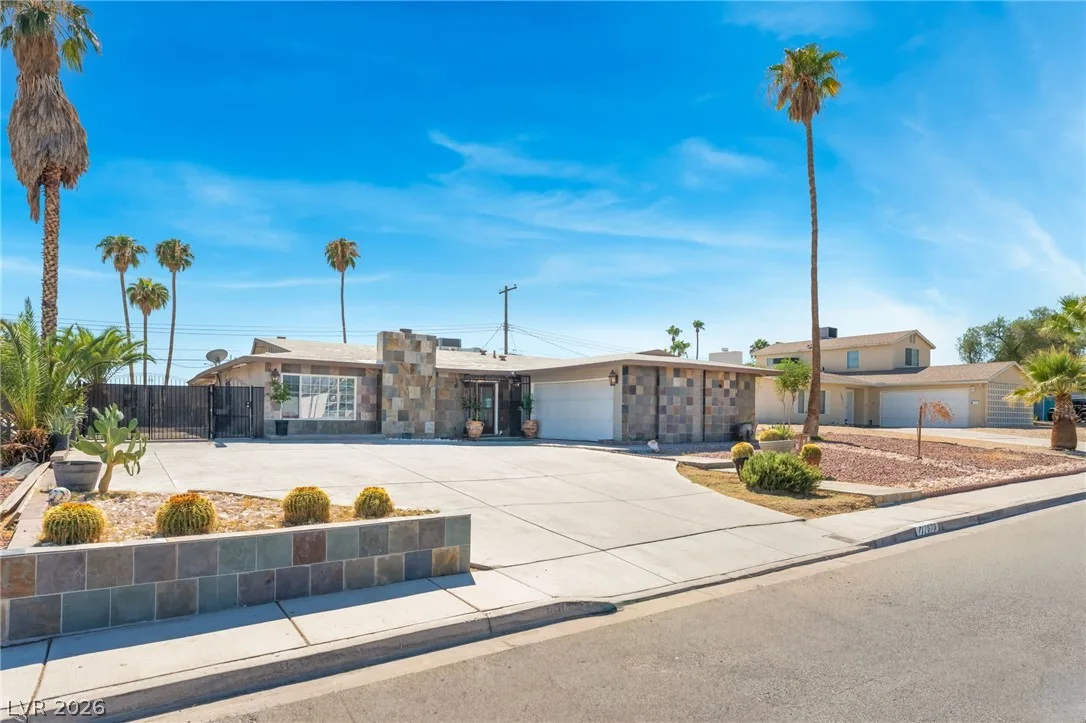1679 Golden Arrow Drive — photo 4