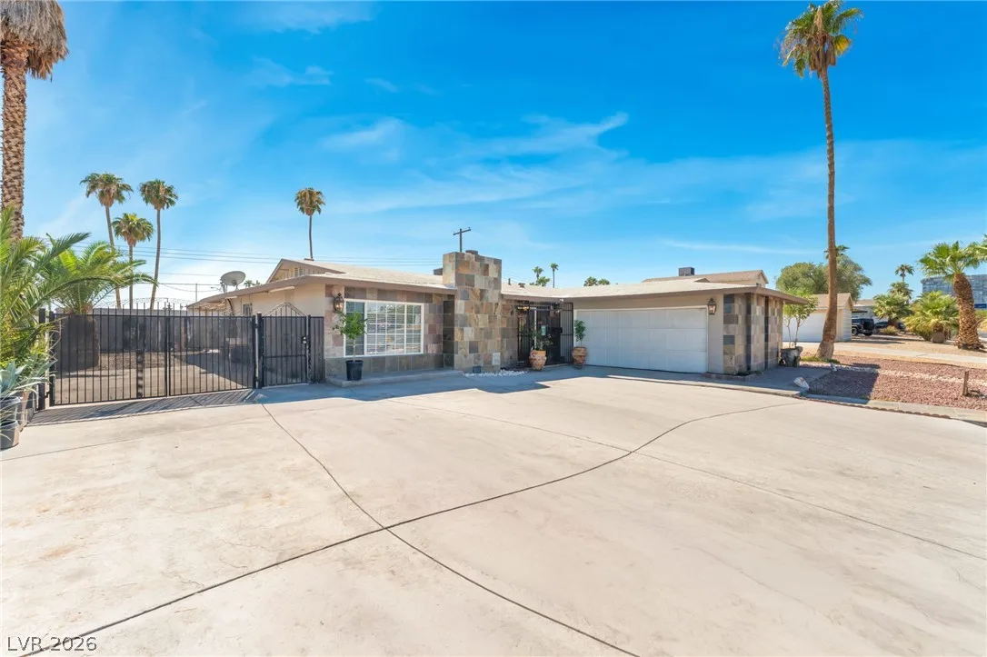 1679 Golden Arrow Drive — photo 5