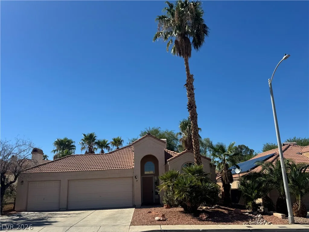 19 Sandwedge Drive — photo 2