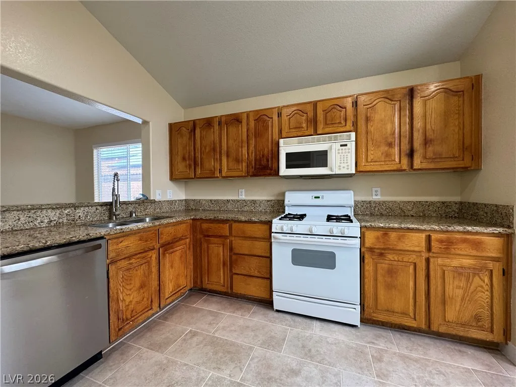 19 Sandwedge Drive — photo 3