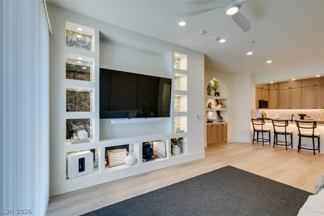 32 East Serene Avenue 207 — photo 3