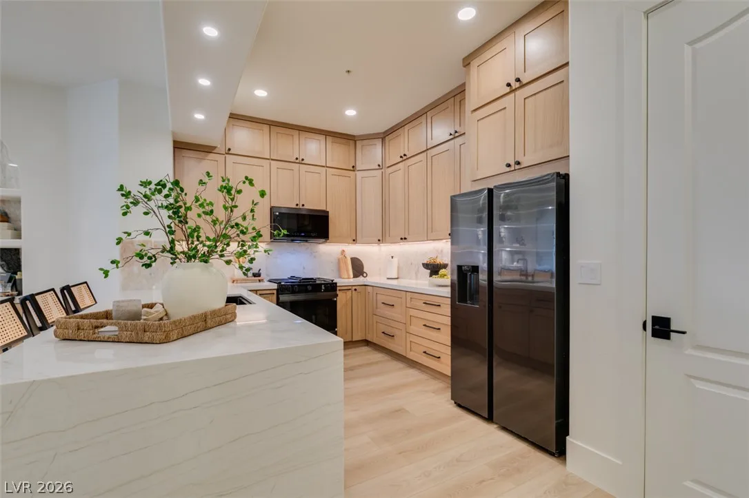 32 East Serene Avenue 207 — photo 4