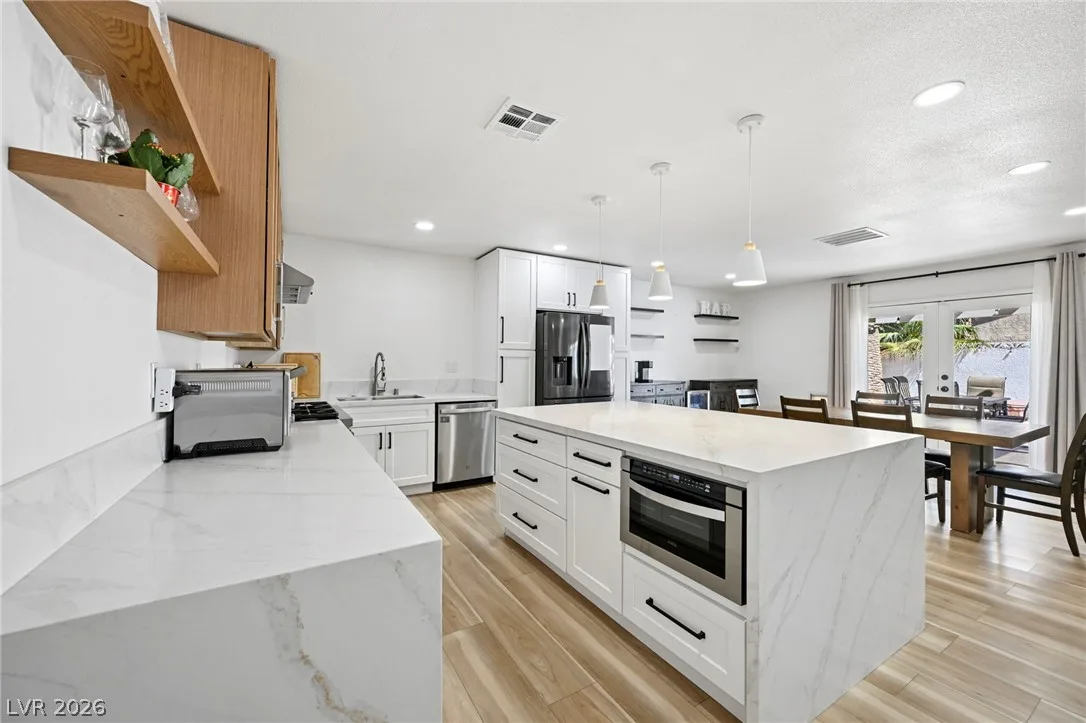 637 Apollo Avenue — photo 3
