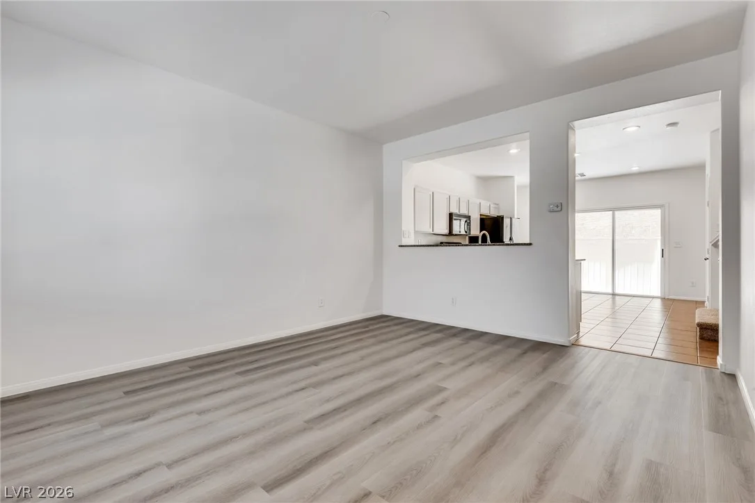 913 Blushing Rose Place — photo 4