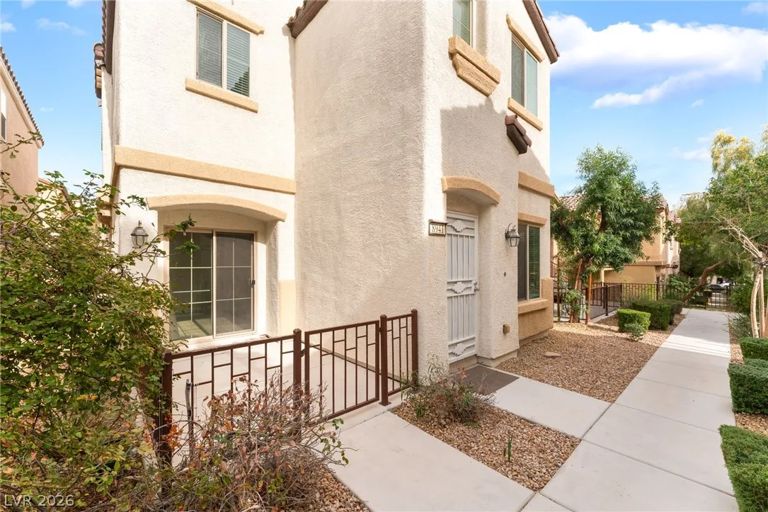 8941 Glass Gallery Court — photo 1