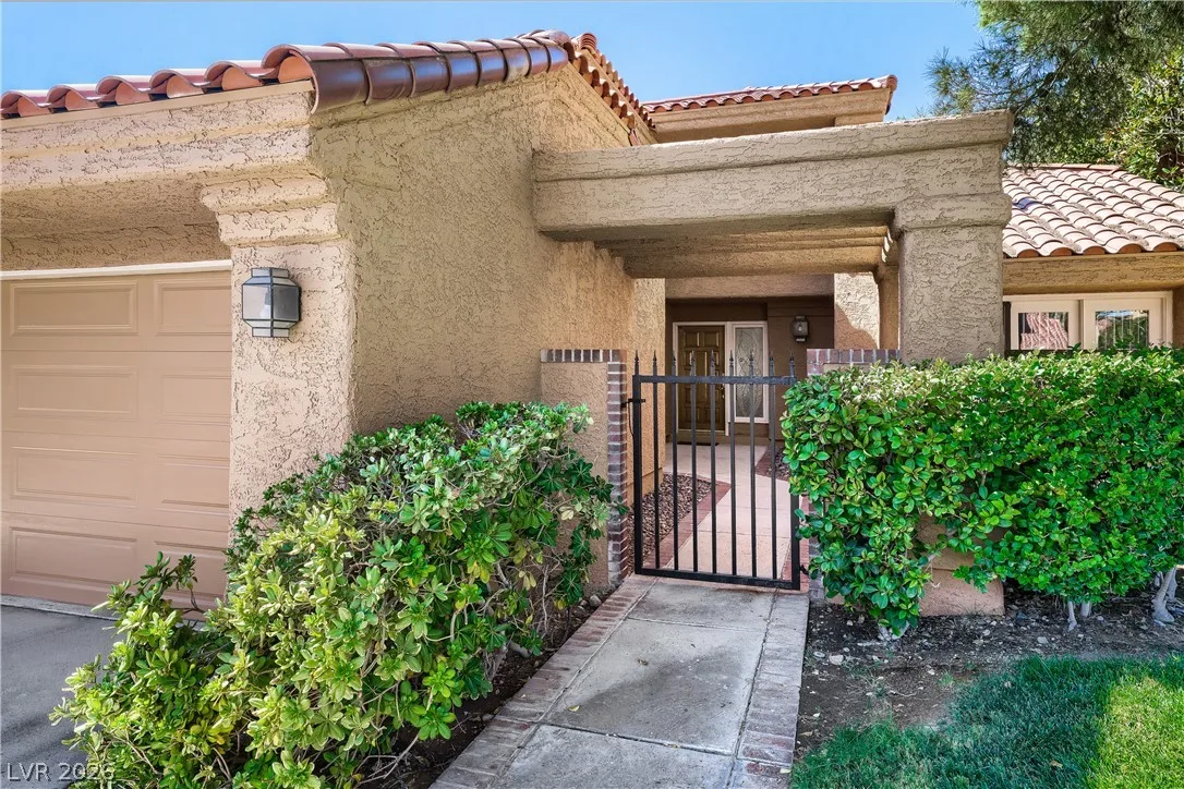 5105 Turnberry Lane — photo 1