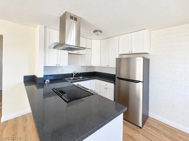 803 North Major Avenue 3 — photo 4
