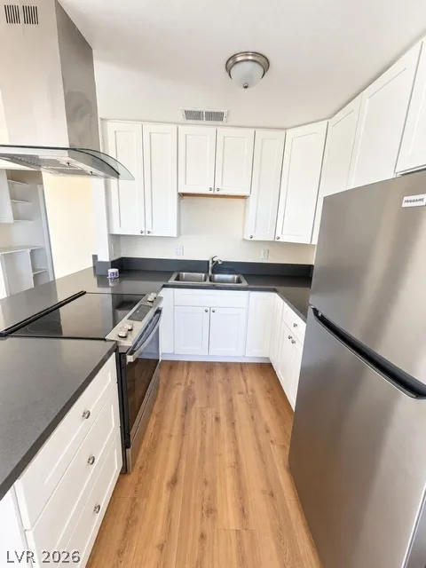 803 North Major Avenue 3 — photo 5