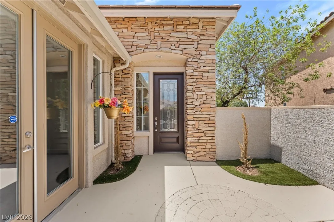 215 Sunset Shower Drive — photo 3