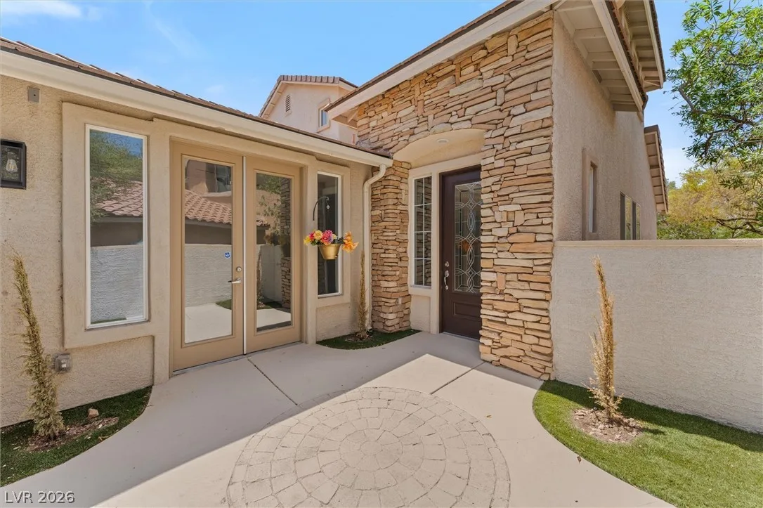 215 Sunset Shower Drive — photo 4