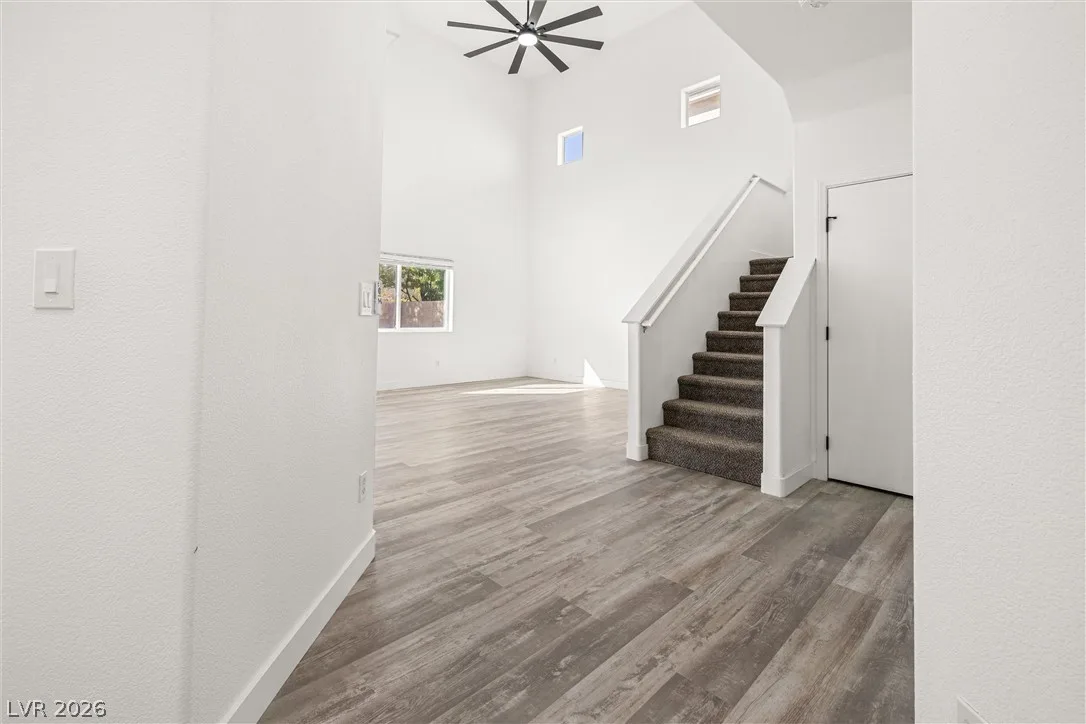 4817 Whispering Spring Avenue — photo 2