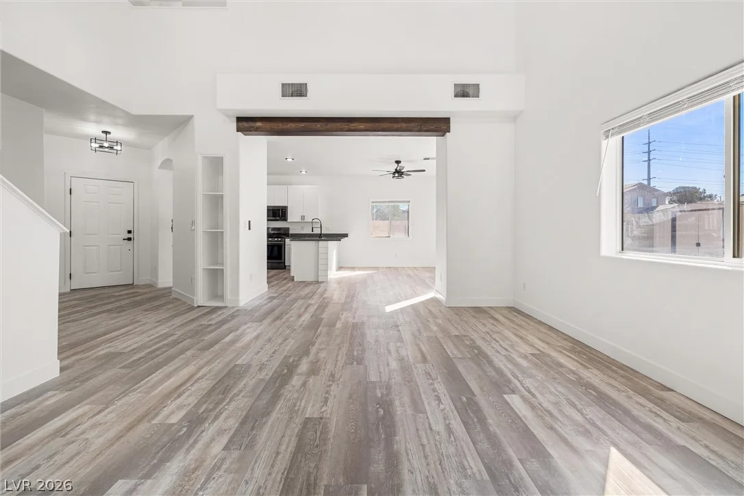 4817 Whispering Spring Avenue — photo 4