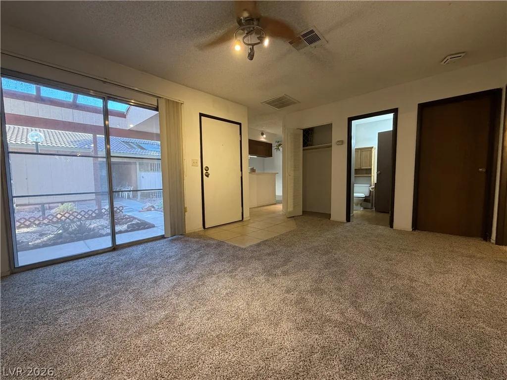 425 North Lamb Boulevard A — photo 3