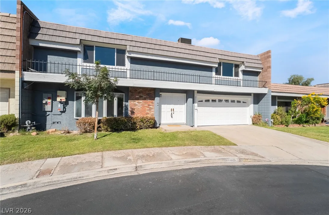3320 Delderfield Avenue — photo 2