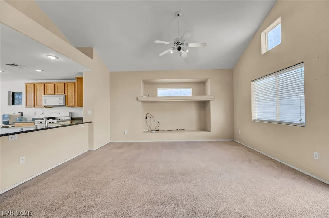3802 Shimmering Creek Avenue — photo 4