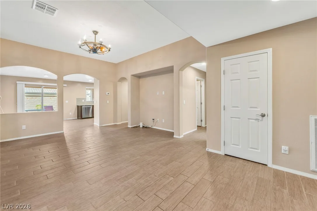 3740 Rocklin Peak Avenue — photo 4