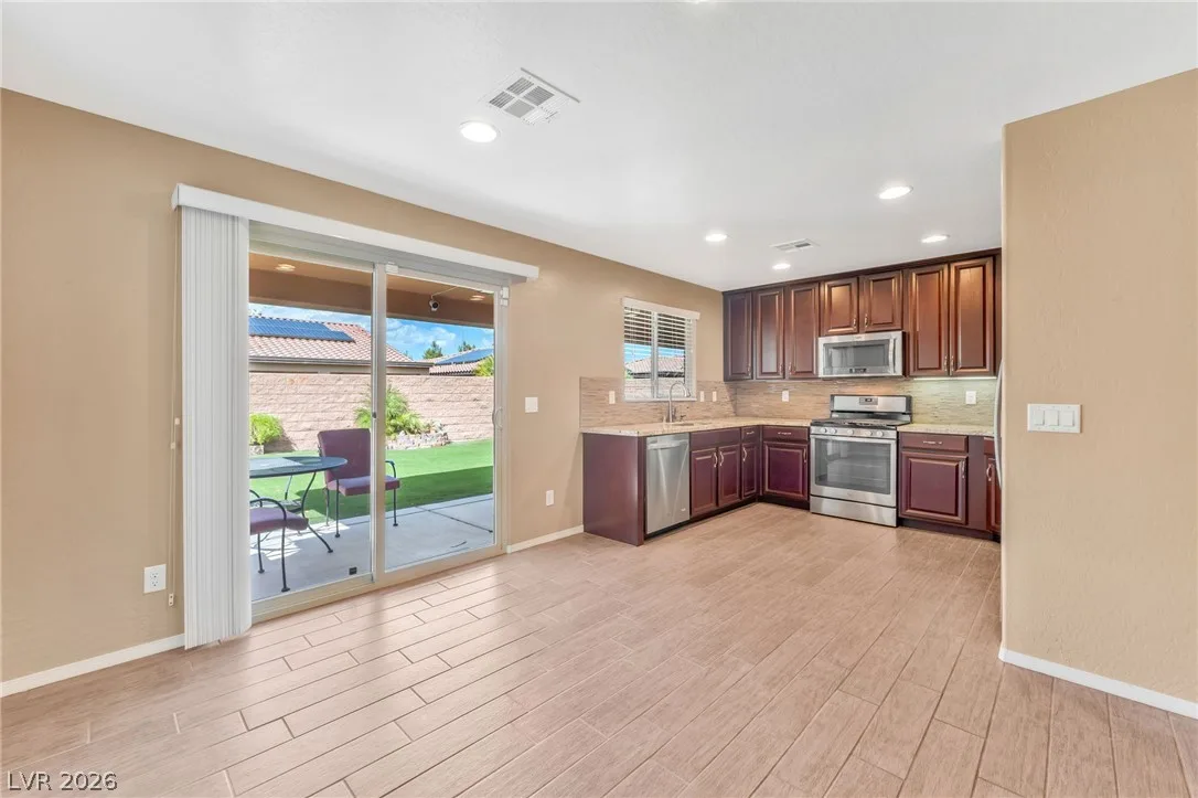 3740 Rocklin Peak Avenue — photo 5