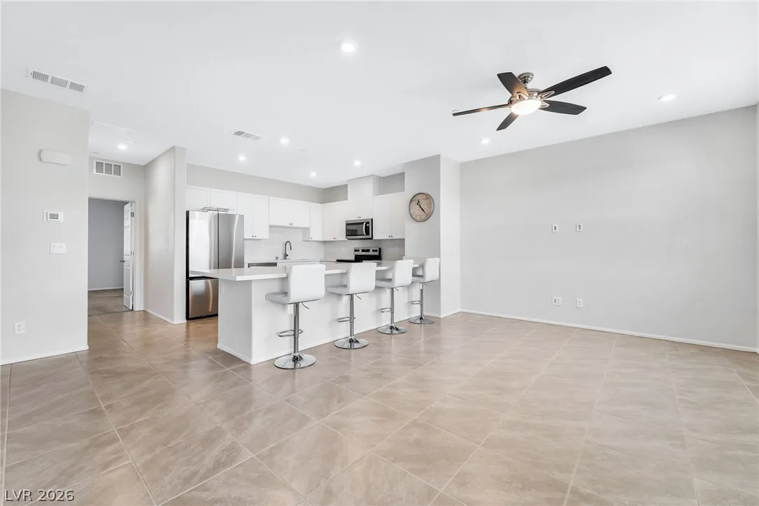 6176 Garden Crest Street — photo 4