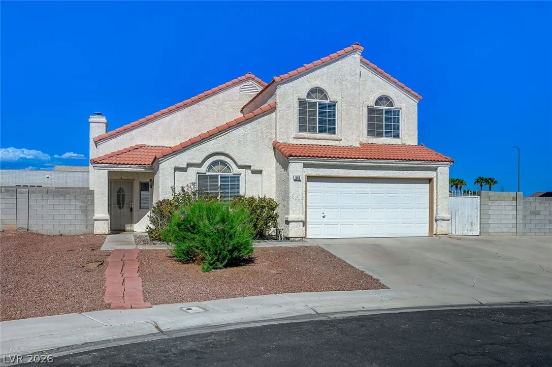 540 HERITAGE CLIFF Avenue — photo 2