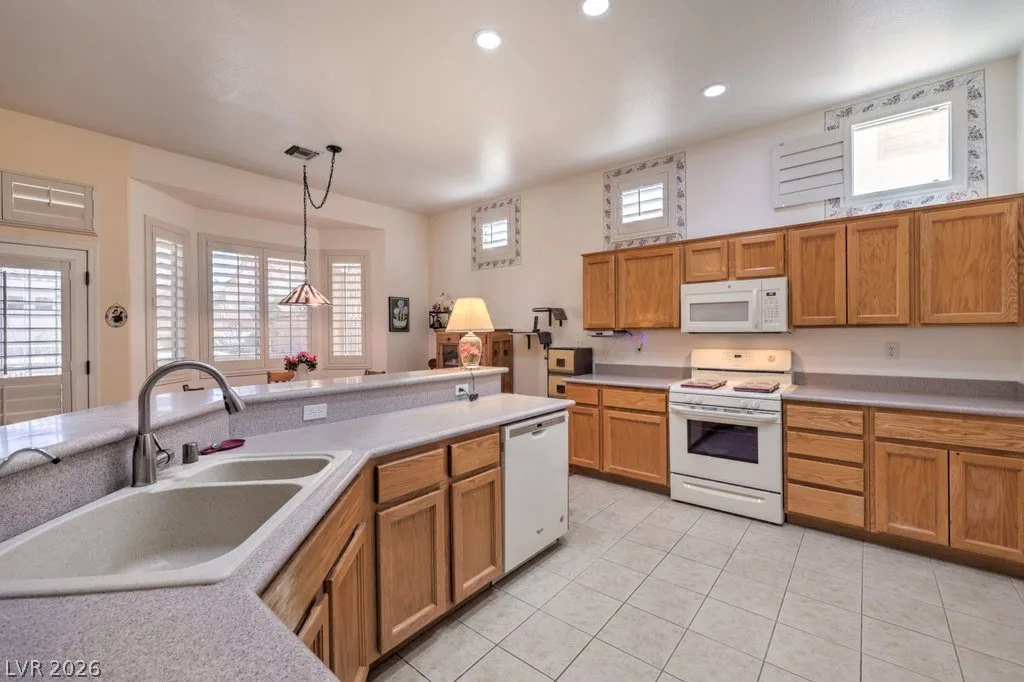 10701 Sky Meadows Avenue — photo 4
