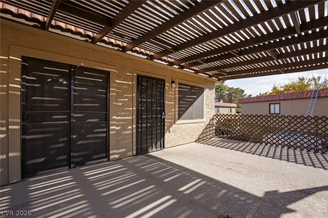 619 Pepper Tree Circle 1 — photo 2