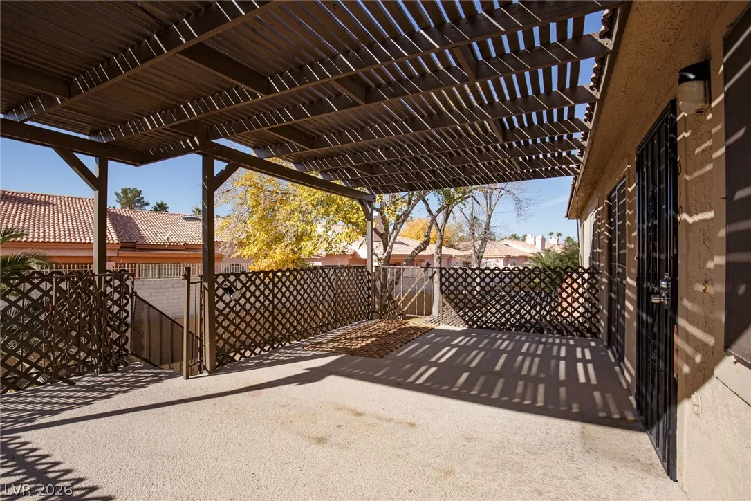 619 Pepper Tree Circle 1 — photo 4