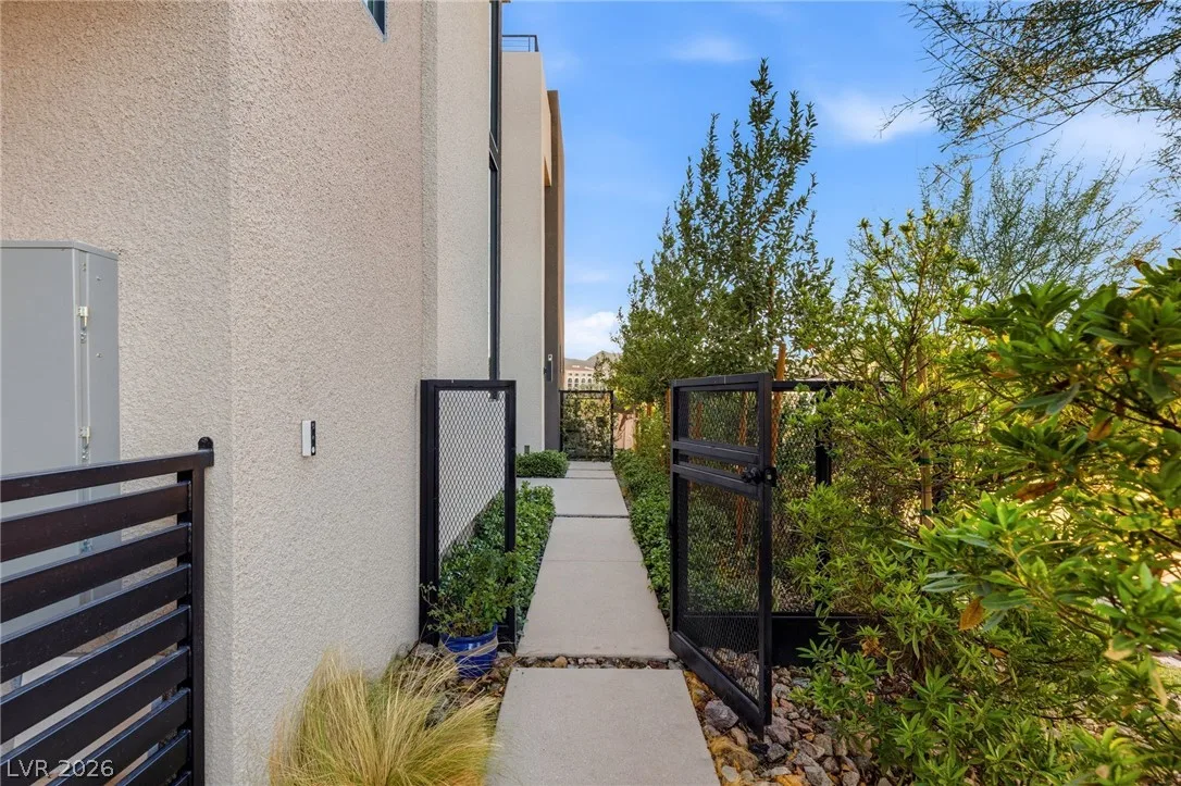 18 Heron Harbour Drive — photo 5