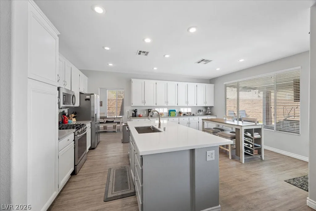 2386 Flute Avenue — photo 4
