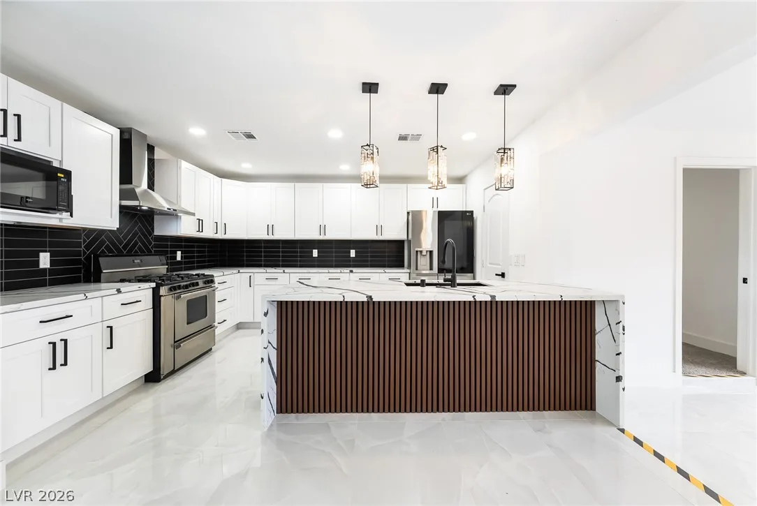 706 North Hollywood Boulevard — photo 4