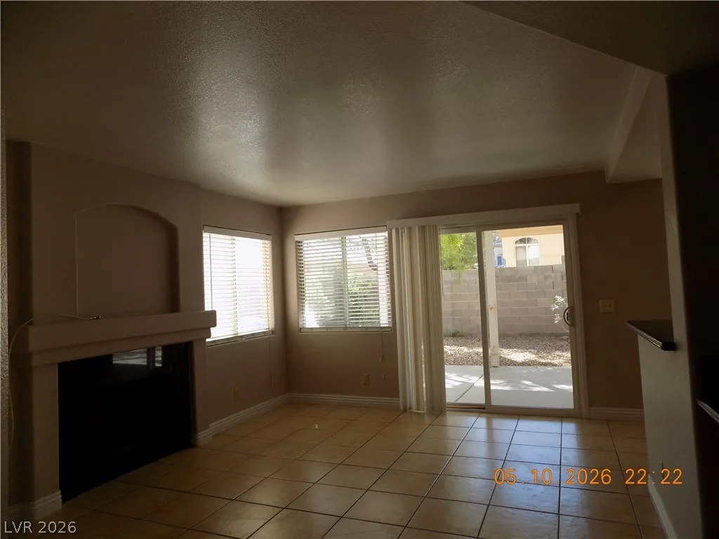 7421 Winterpine Avenue — photo 2