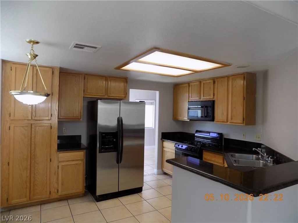 7421 Winterpine Avenue — photo 5