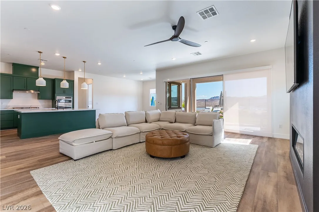 351 Portus Delphini Court — photo 4