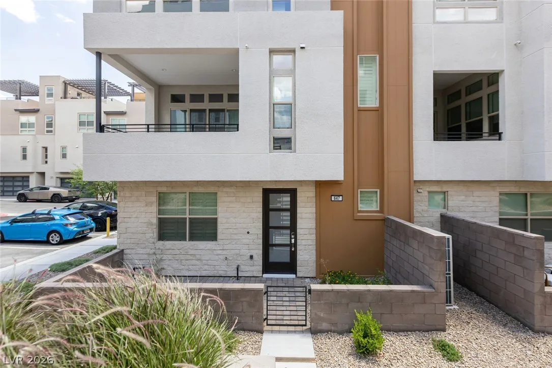 647 Spotted Falcon Street — photo 3