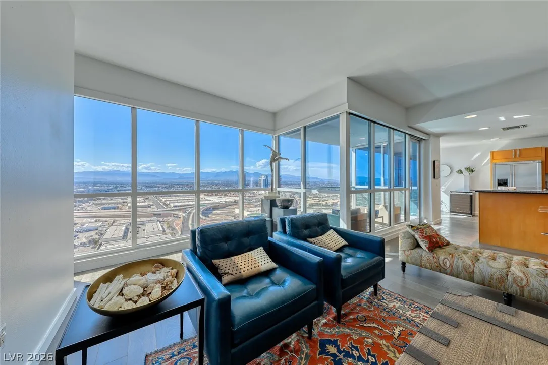 4525 Dean Martin Drive 2806 — photo 2