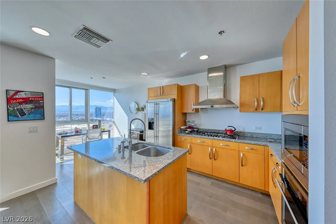 4525 Dean Martin Drive 2806 — photo 3