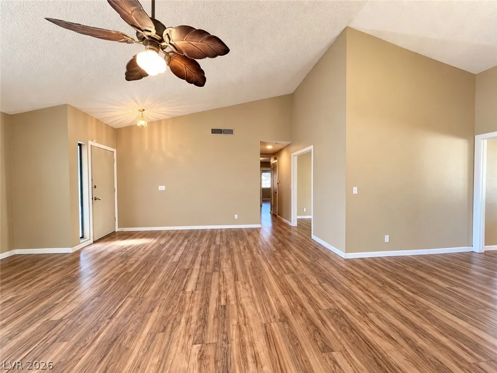 6672 Peachtree Lane — photo 5