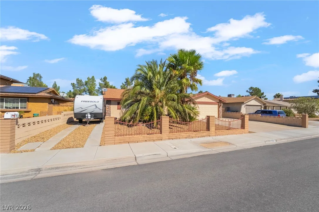 613 Valley View Drive — photo 1