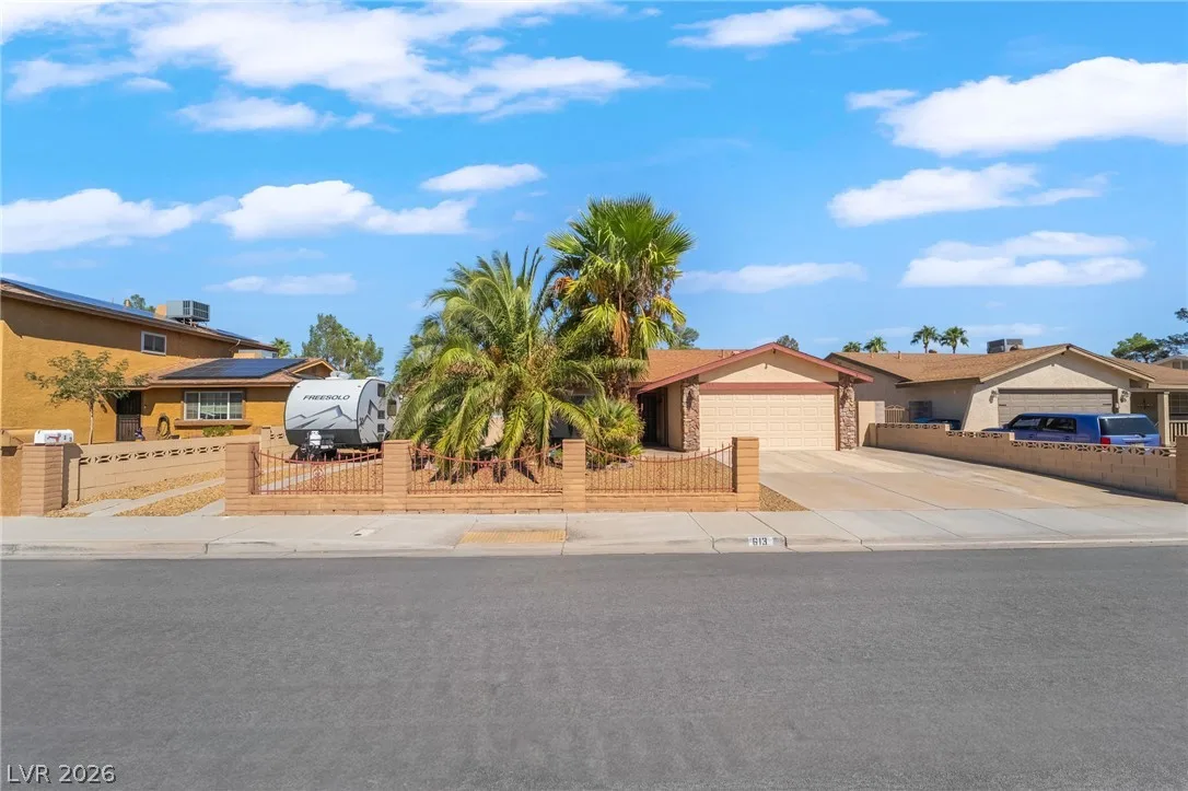 613 Valley View Drive — photo 2