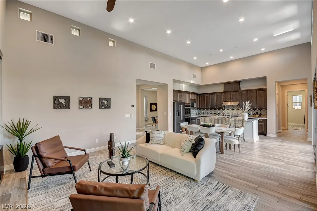 6706 Desert Crimson Street — photo 3