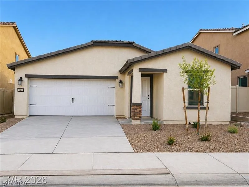 621 El Gusto Avenue — photo 1