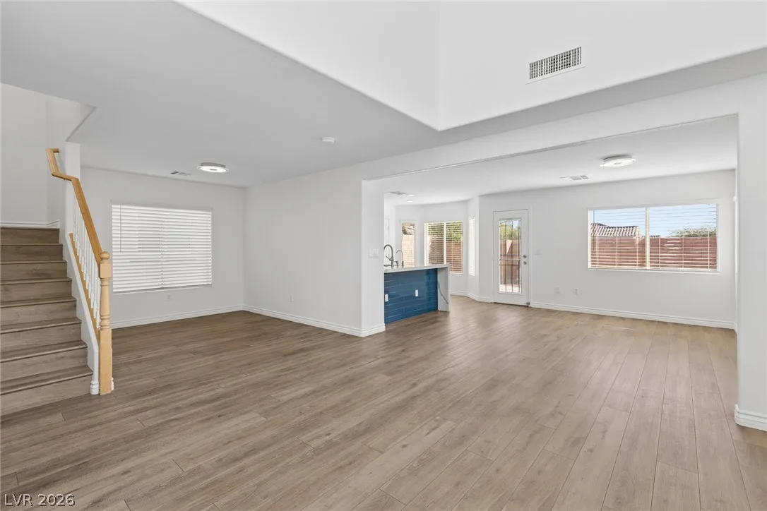 548 Aspen Leaf Street — photo 5