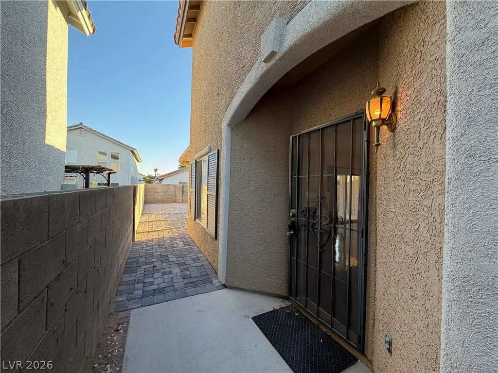 8443 Diamond Dust Drive — photo 2