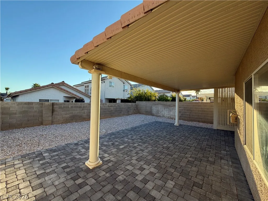 8443 Diamond Dust Drive — photo 3
